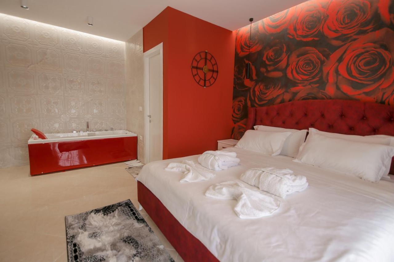 Ajilin Hotel Rooms Корча Екстериор снимка