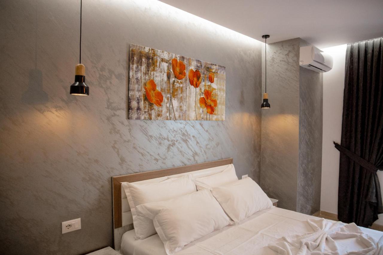 Ajilin Hotel Rooms Корча Екстериор снимка