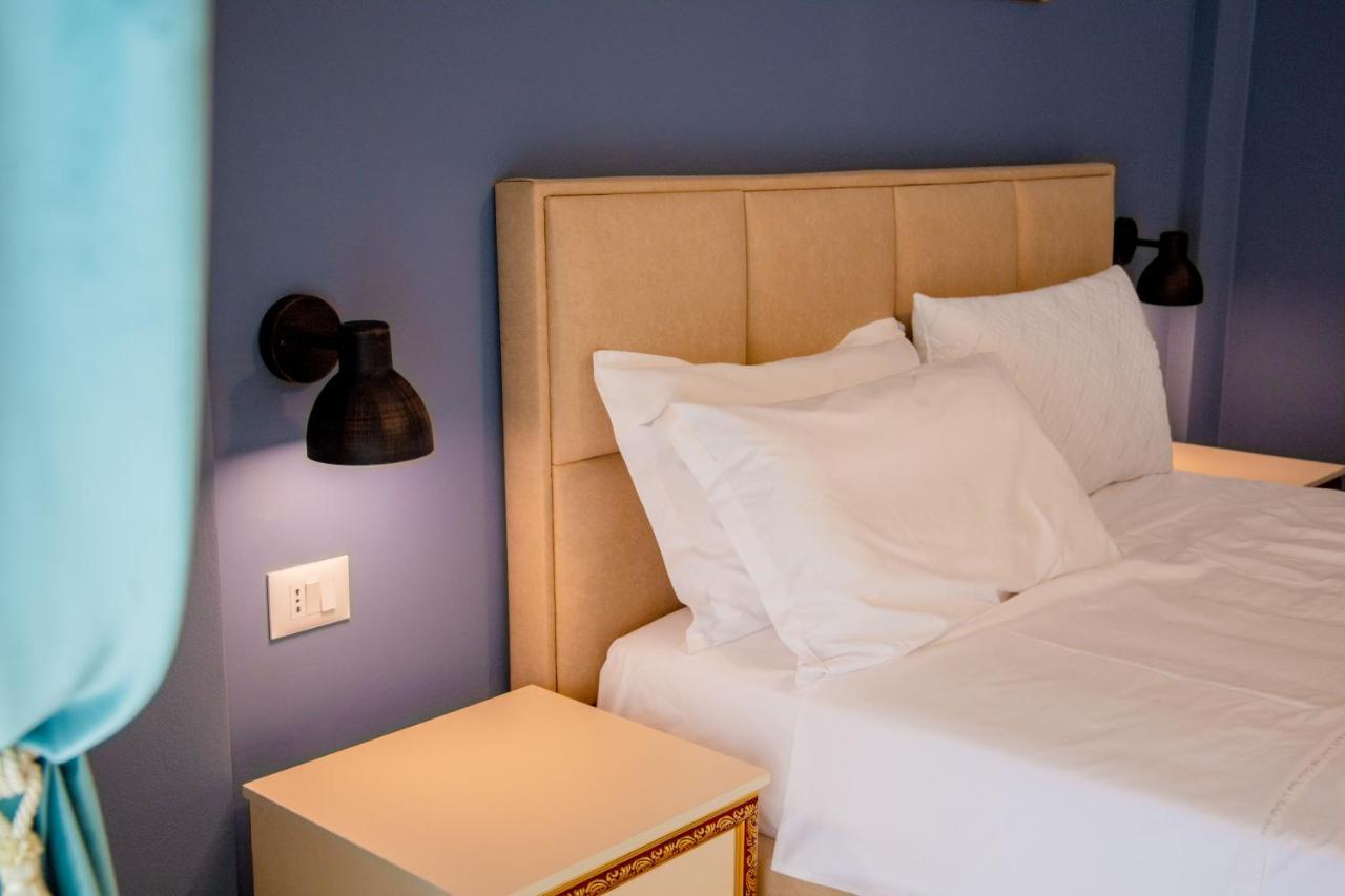 Ajilin Hotel Rooms Корча Екстериор снимка