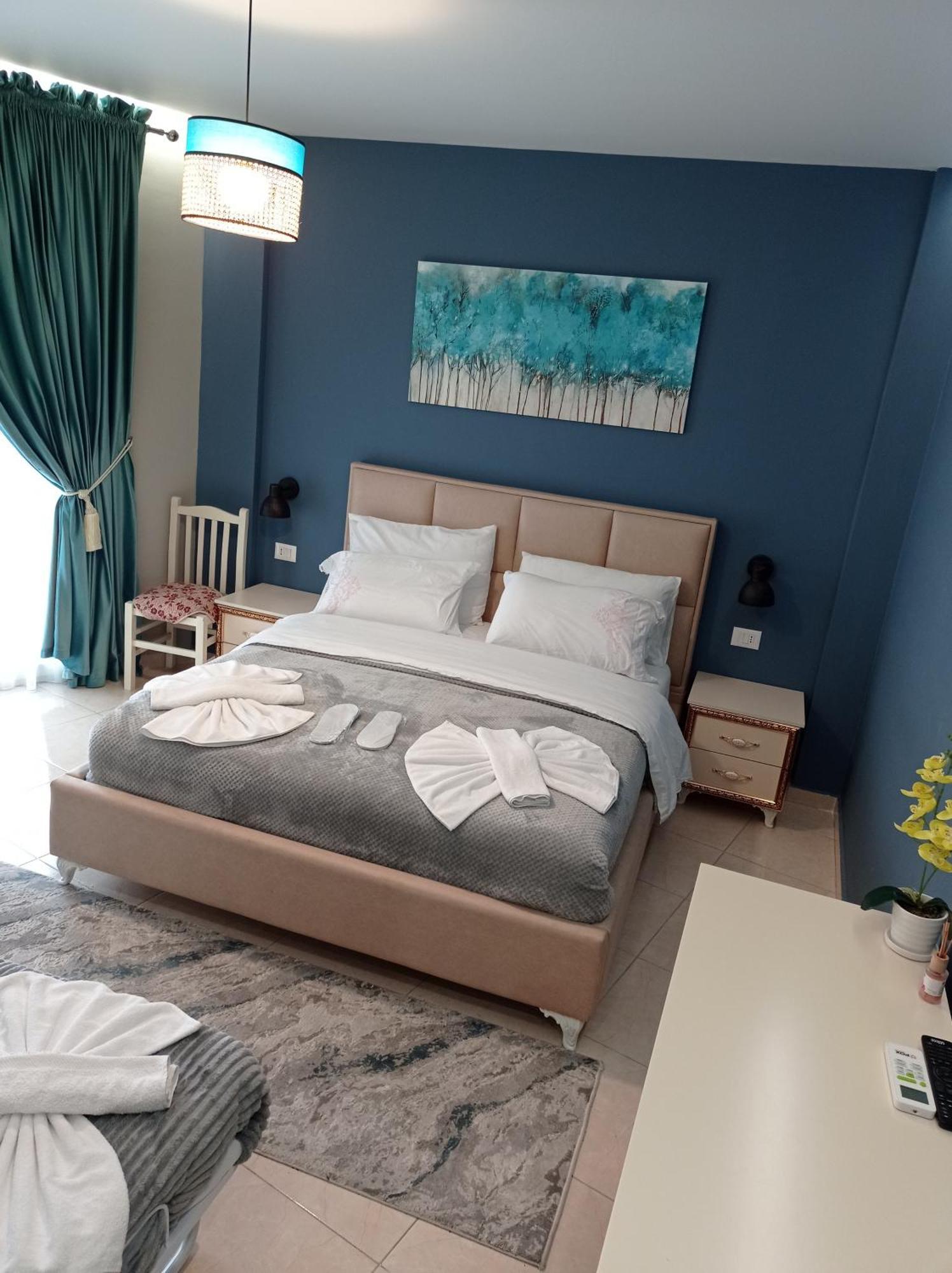 Ajilin Hotel Rooms Корча Стая снимка