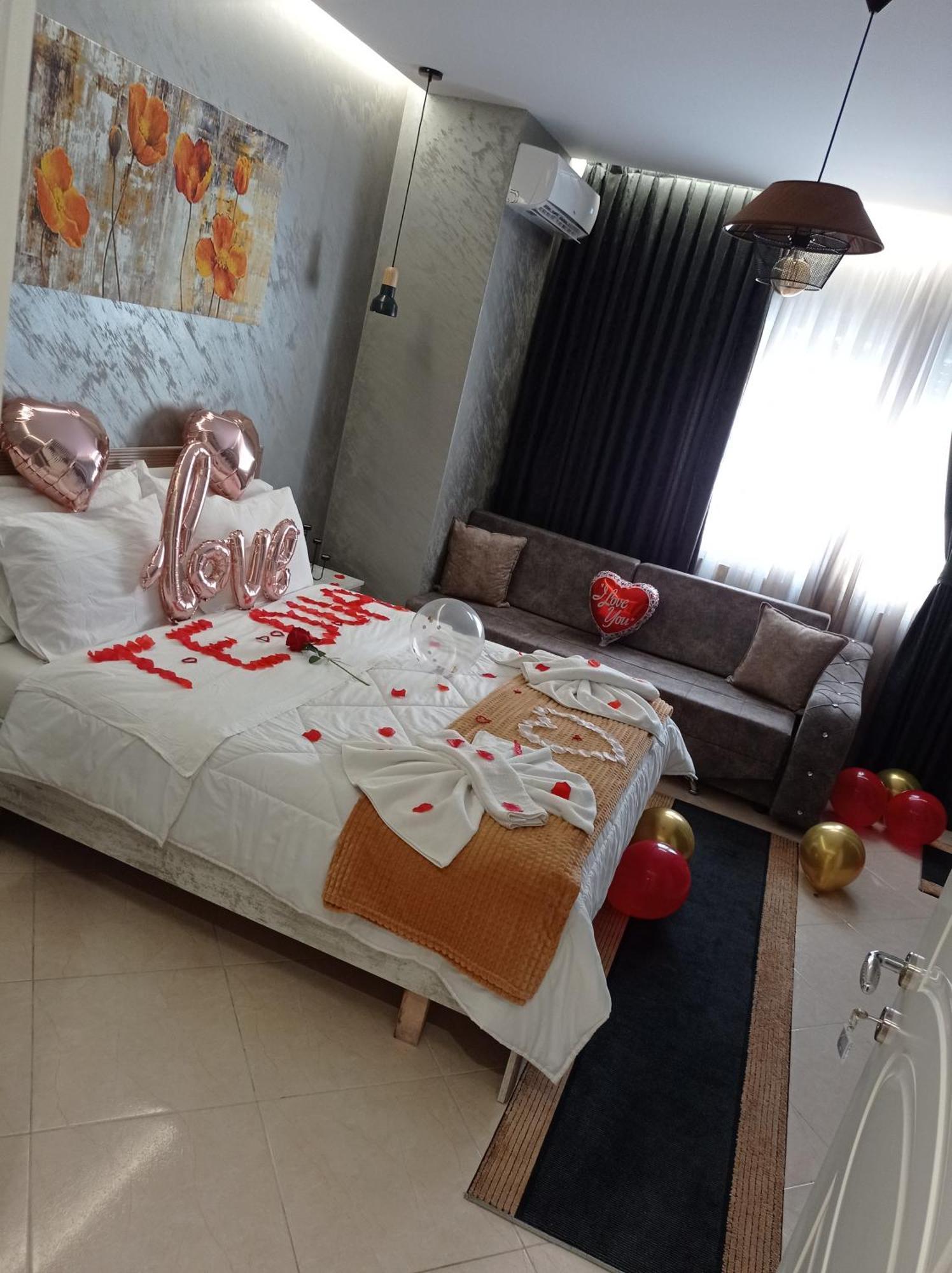 Ajilin Hotel Rooms Корча Стая снимка