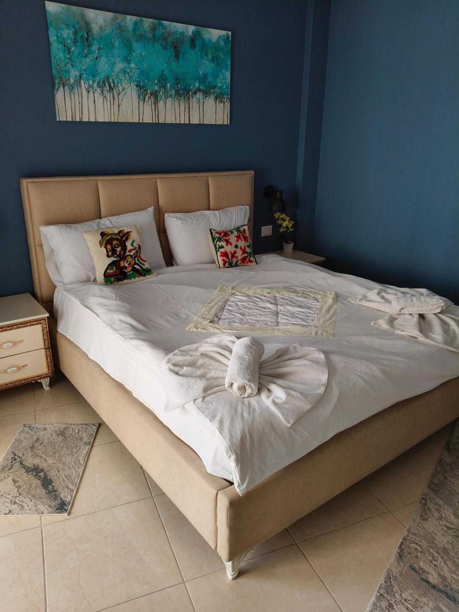 Ajilin Hotel Rooms Корча Стая снимка
