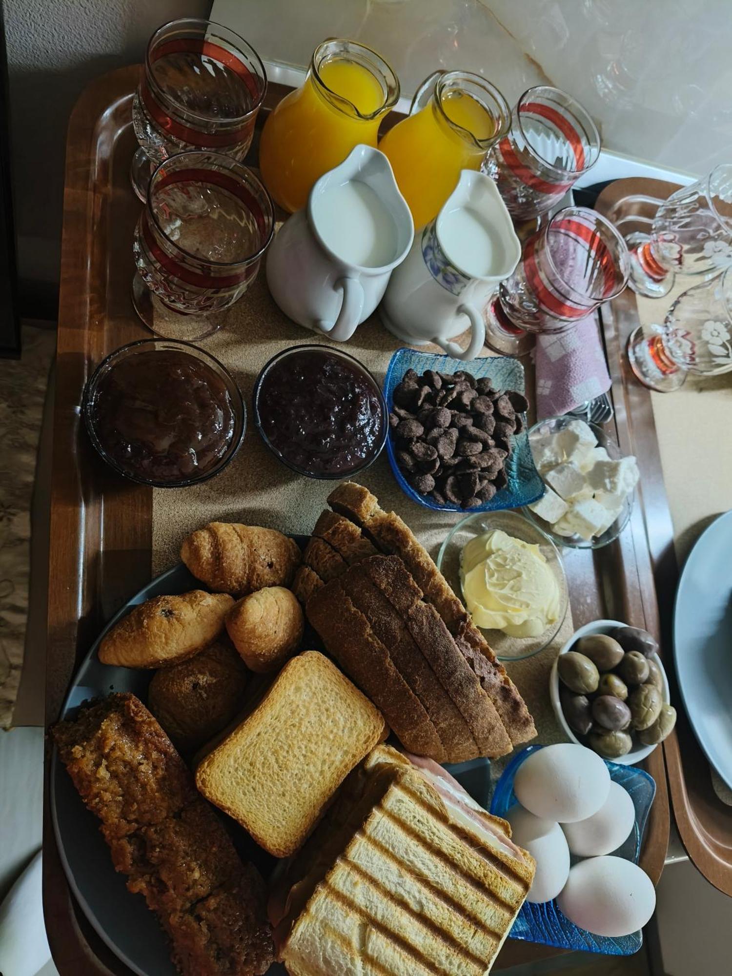 Ajilin Hotel Rooms Корча Стая снимка