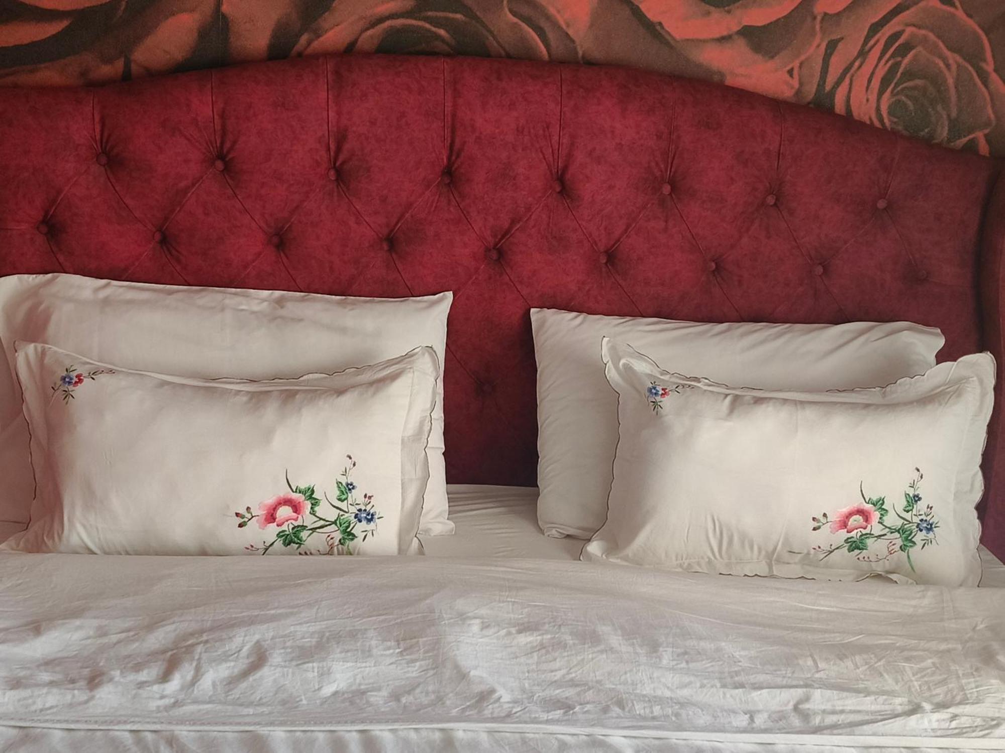 Ajilin Hotel Rooms Корча Стая снимка